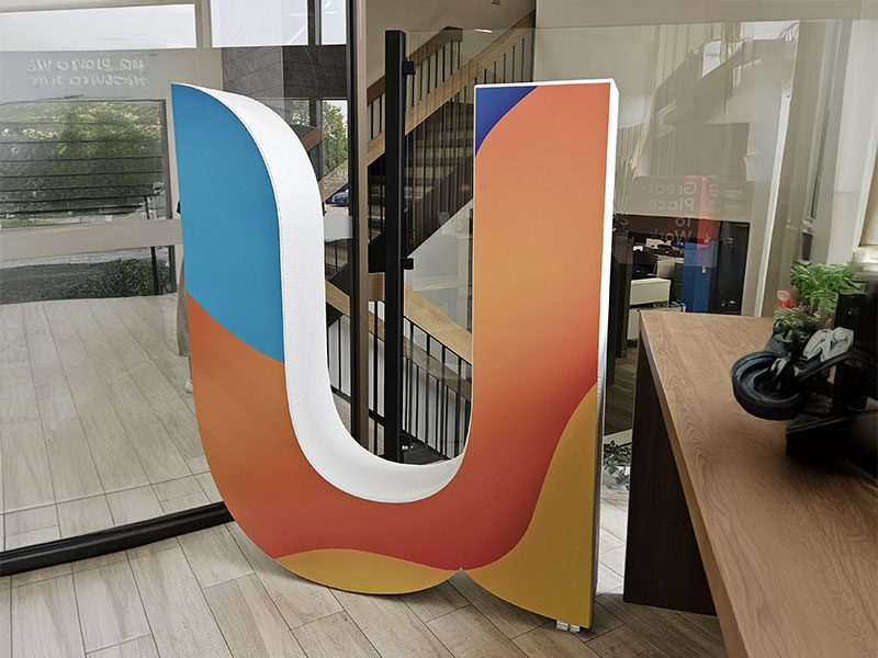 U-Unitron Aufsteller